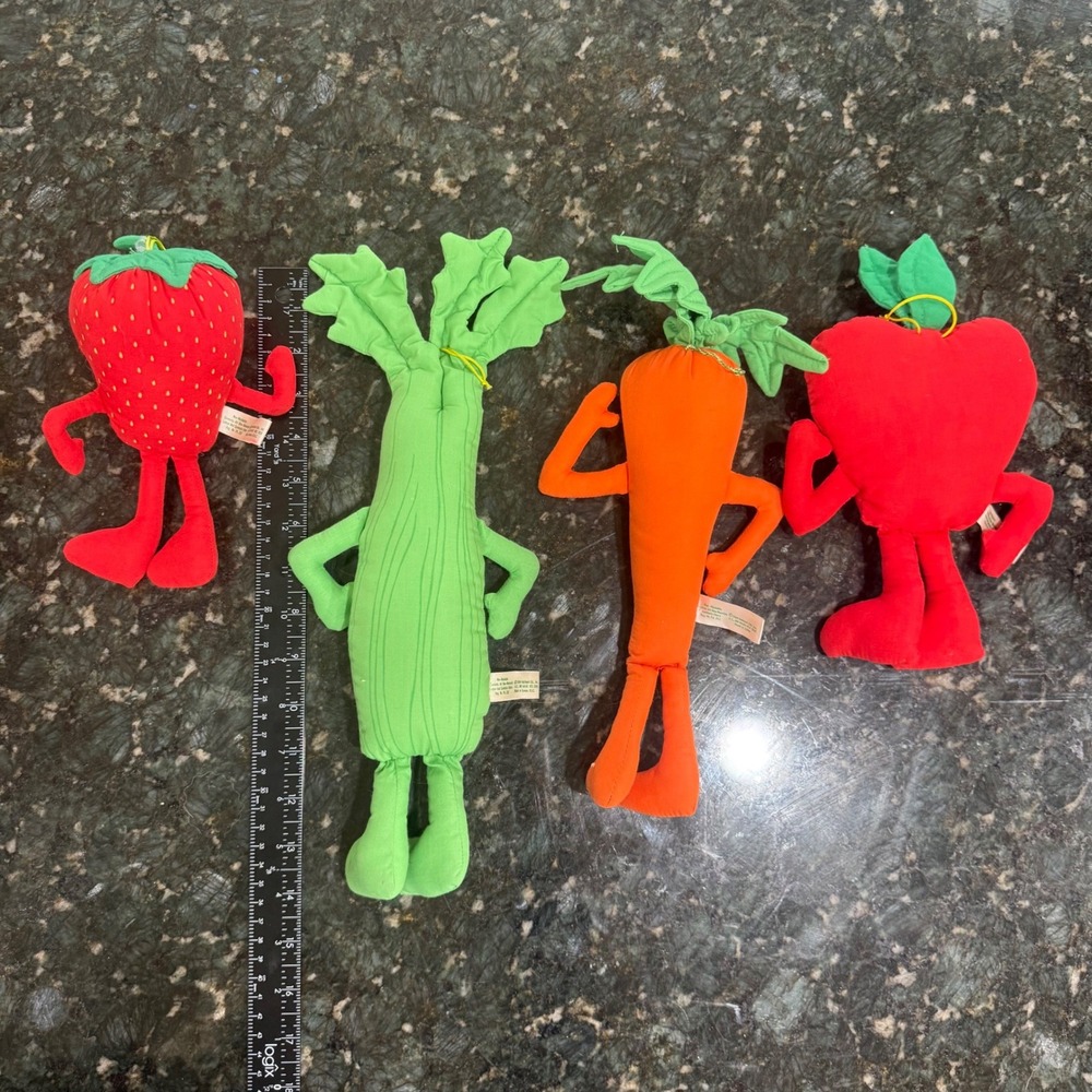 Vtg Crazy Crop Plush Set 1984 Hallmark Veggie People Strawberry Celery Carrot Ap - Picture 6 of 7